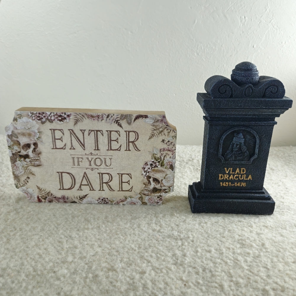 (NEW) Set of 2 Ashland Halloween Dracula Tombstone Skull Sign DECOR